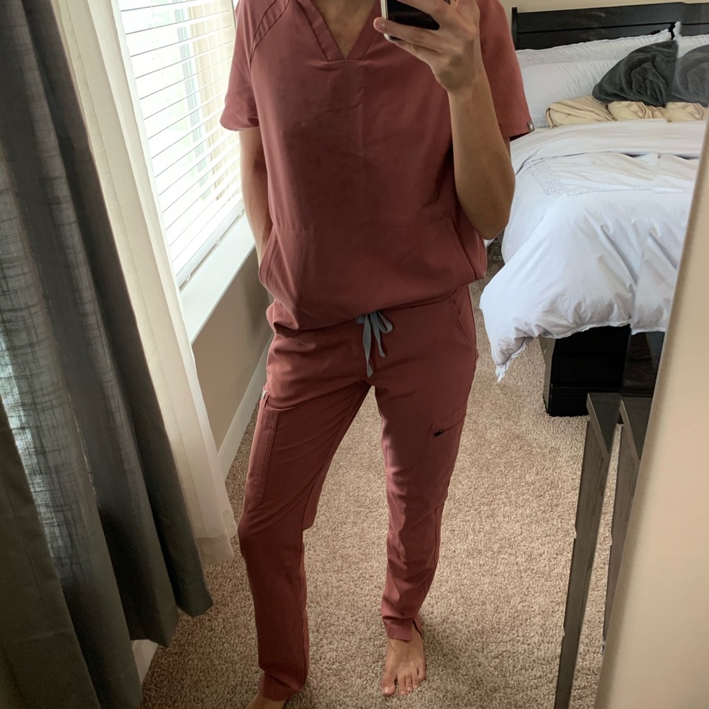 Limited Edition Mauve Kumba Raglan Scrub Top